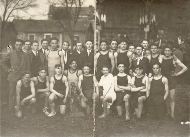 Une équipe de football de Limoges, vainqueur d'une compétition en 1920, au Stade Jean-Jaurès (source : archive Blondeau)